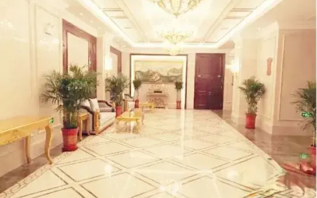 Huanghe Grand Hotel