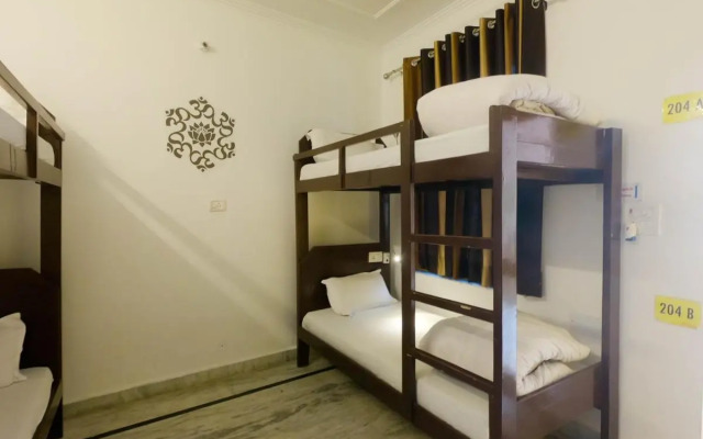 Live Free Hostel