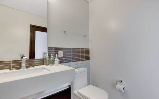 1010 Wilshire Serviced Apts