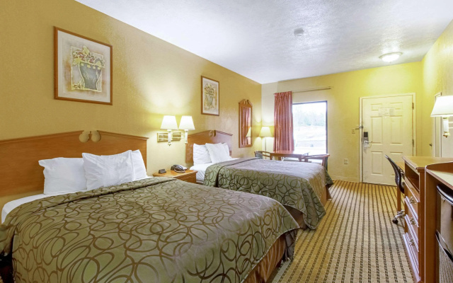 Quality Inn & Suites Dickson
