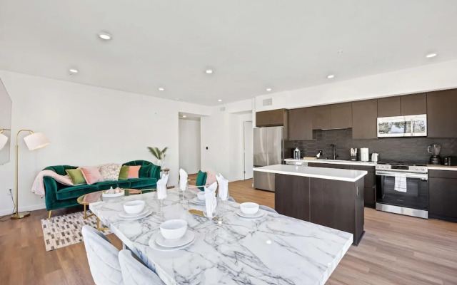 Luxury 2BR by Oneluxstay