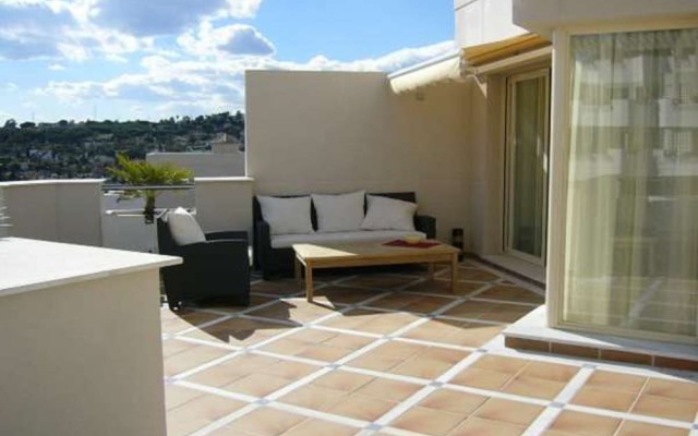 Apartamentos Fuente Aloha