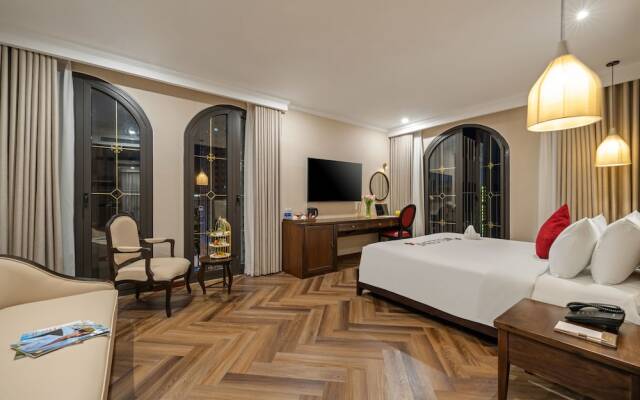 Golden Lotus Luxury Hotel Da Nang