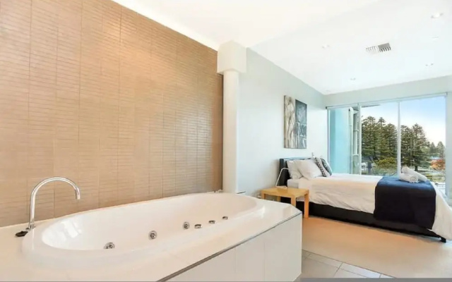 Gallery Resort Style Penthouse no 13