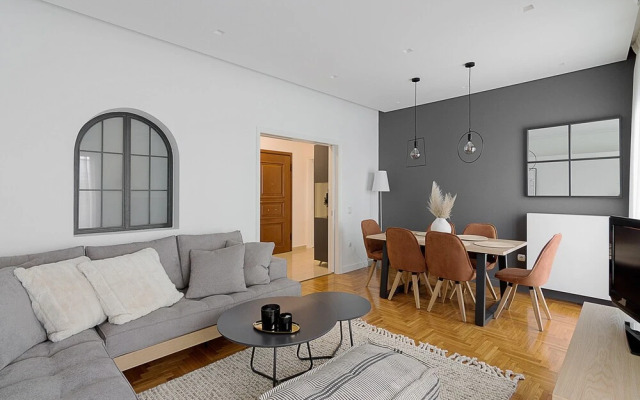 Spacious 3 bedroom apartment in Thessio
