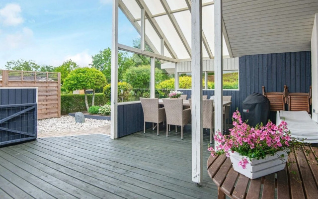 6 Person Holiday Home in Hemmet