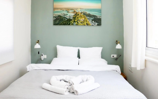 Paris Square Apartments Downtown