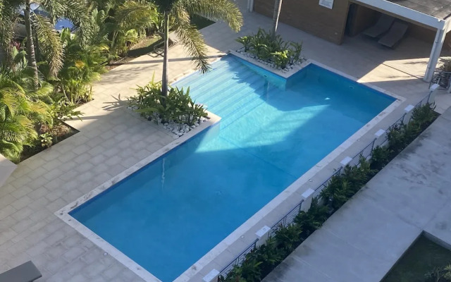 Elegant 1BR Apt with Pool