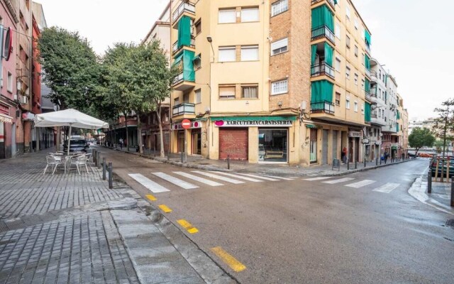 Design 2bed Flat Next to Pubilla Cases Metro