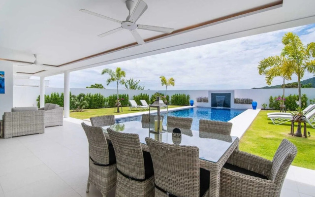 Luxury Modern 4 Bedroom Pool FH108