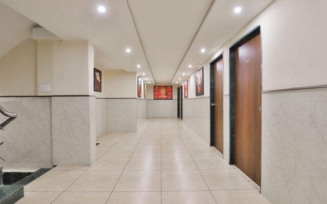 OYO 16086 Hotel Moris Banquets
