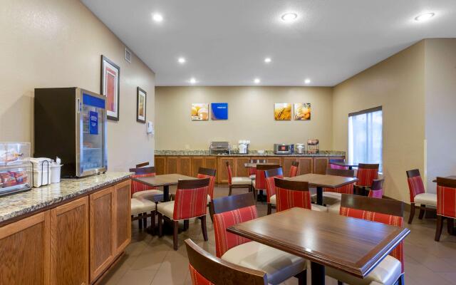 Comfort Inn and Suites Pittsburg