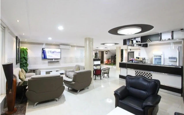 Jude Suites