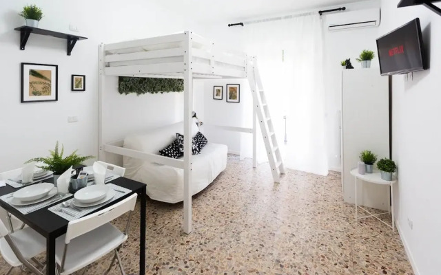 Home Hotel - Anacreonte 7