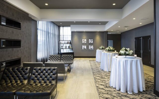 Renaissance by Marriott Boston Patriot Place Hotel