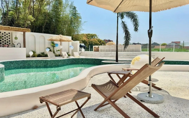 QIMeow Garden Hotel