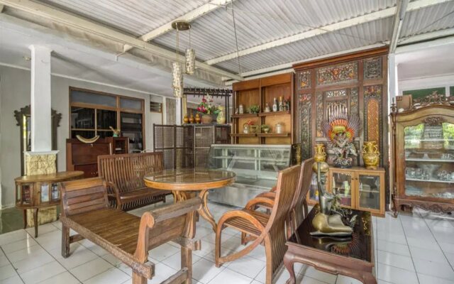 RedDoorz Hostel near Adisucipto Airport Yogyakarta