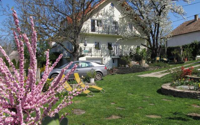 Kővirág Apartman