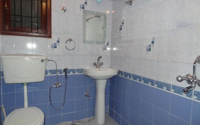Tulsian Guest House & Apartments