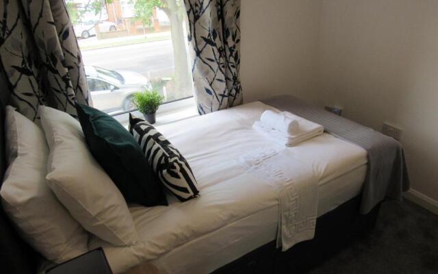 The Cambridge Suites -Tas Accommodations