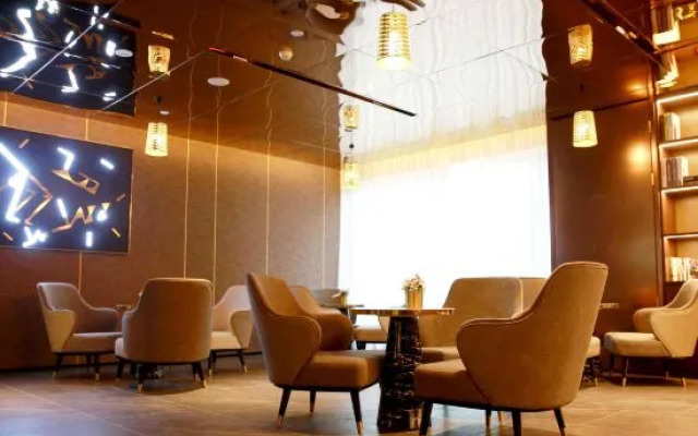 Homeinn Plus Hotel (Xuzhou Xinyi High-Speed Railway Station)