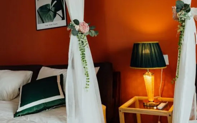 Empty Sailing Homestay (Gaozhuang Starlight Night Market)