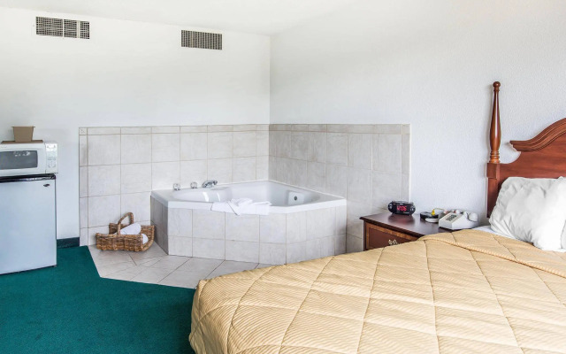 Econo Lodge Inn & Suites Spokane