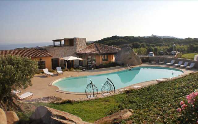 Punta Falcone Resort