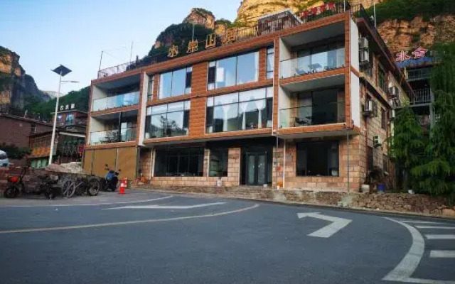 Linzhou Waterfront mountain home stay