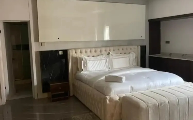 Sujimoto MacDonald 2 Bedroom Apartment