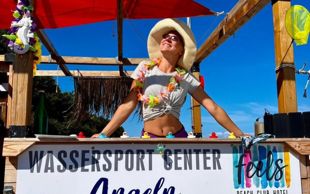 feels Beach Club Hotel