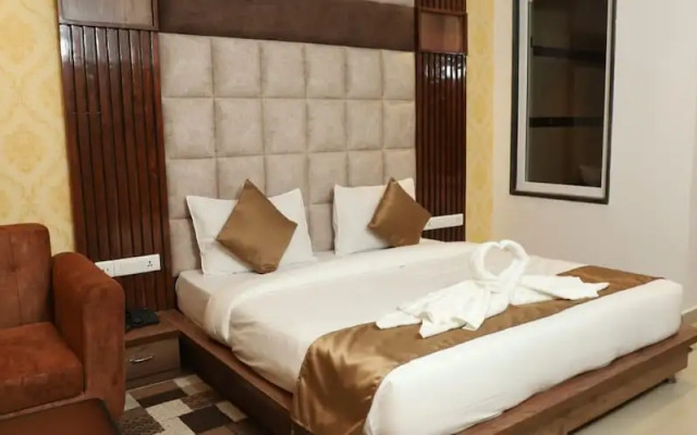 RR Hotel and Resort