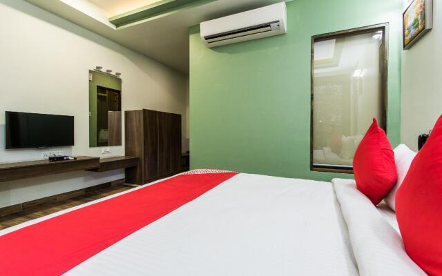 Vaccinated Staff- Capital O 15445 Hotel Sheekhar Inn