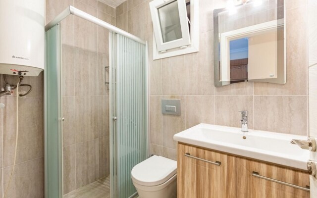 Pleasant Flat with Balcony in Moda Kadikoy