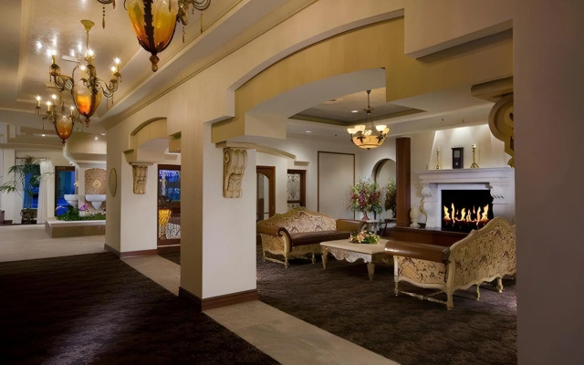 The Louie, A Davenport Hotel, Autograph Collection®