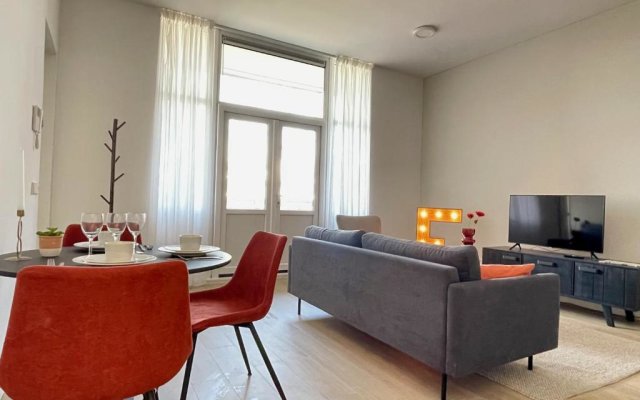 Fantastic 1 Bedroom Serviced Apartment 64m2 -MNL F-