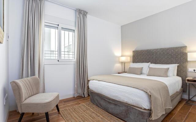 Lovely 2-bedroom apartment in Cadiz center. San Antonio III