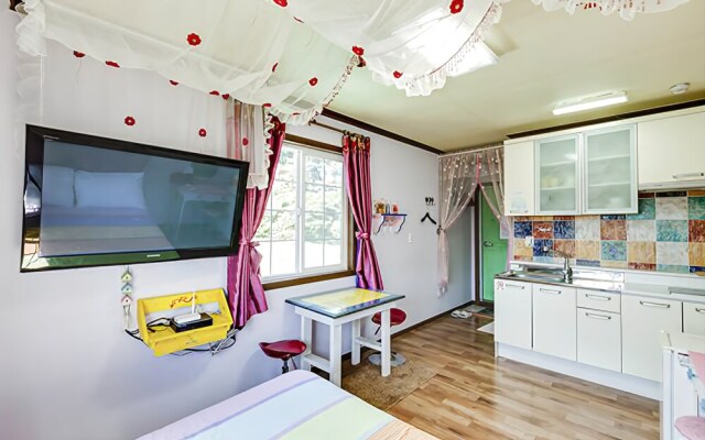 Gangneung Hummingblue Pension