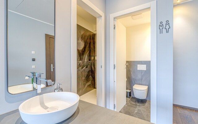 Icon H 301 Suite Micro-living