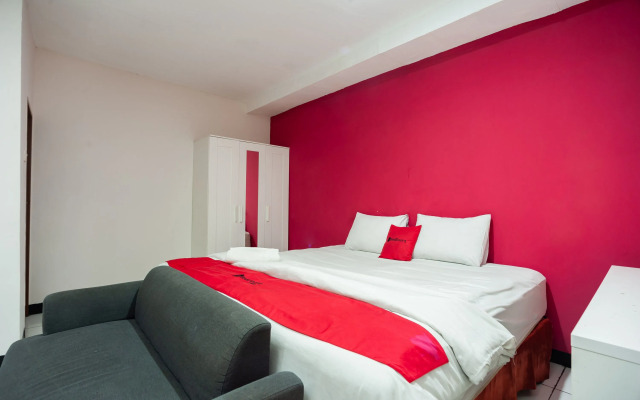 RedDoorz Plus near Mall Kelapa Gading