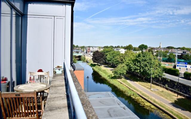 2 Bedroom Canal Side Home in Phibsborough