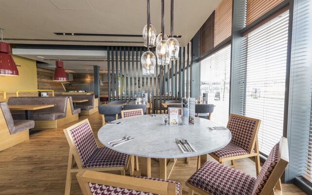 Premier Inn Birmingham South Longbridge Station