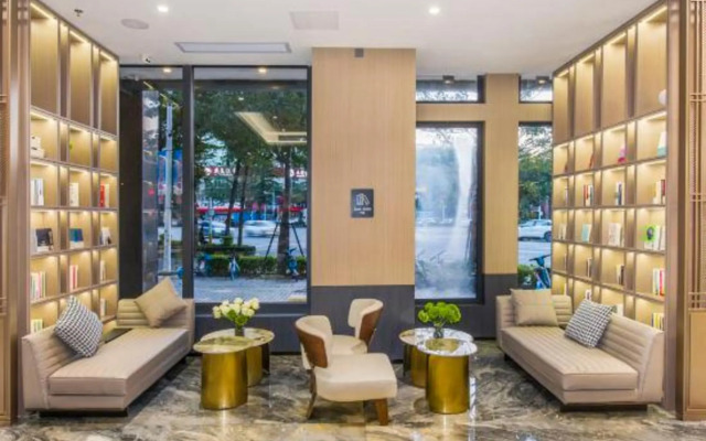 Yangjiang Jiangcheng Junyi Square Atour X Hotel