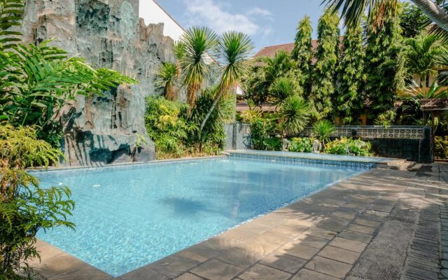 Hotel Mahkota Plengkung