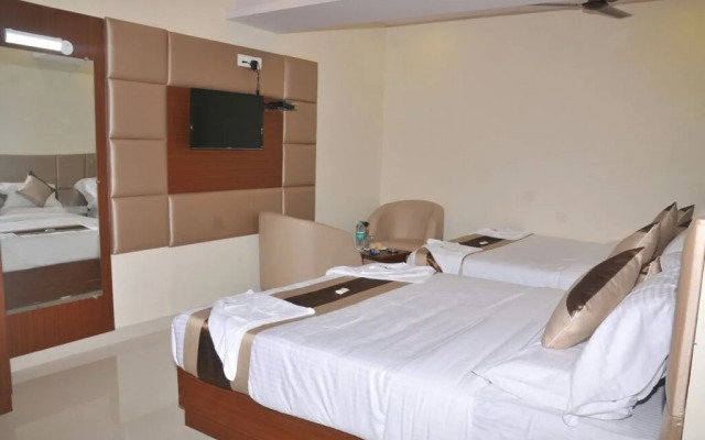 Hotel Raama Grand