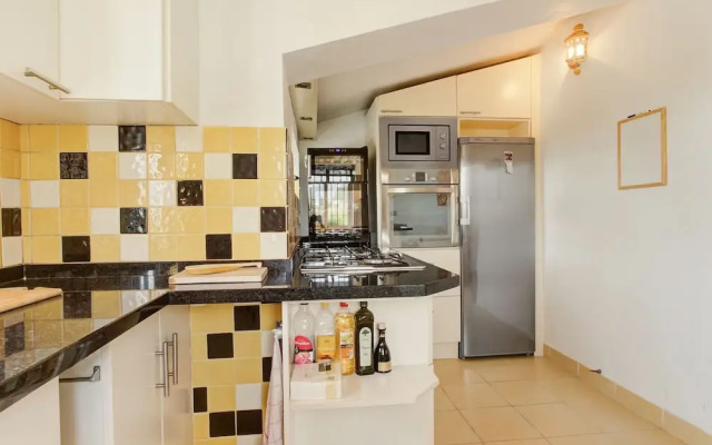 Serene Holiday Home in Sayalonga With Private Pool