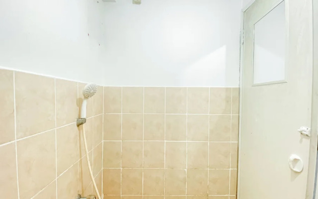 Stunning and Comfy Studio at Green Bay Pluit Apartment