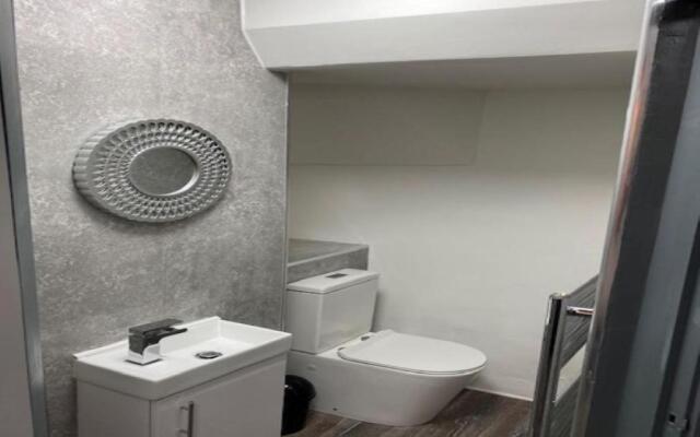 IDEAL ABODE ABBOTS 4 En-suite