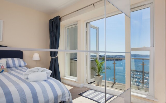 Beautiful Apartment in Torquay With Sea View