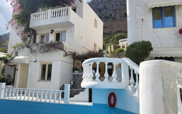 Room in Guest Room - Sun Shine Senior Suite Full View